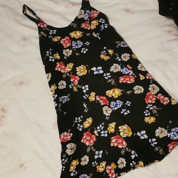 Floral Cocktail Dress - Picture 2 of 3